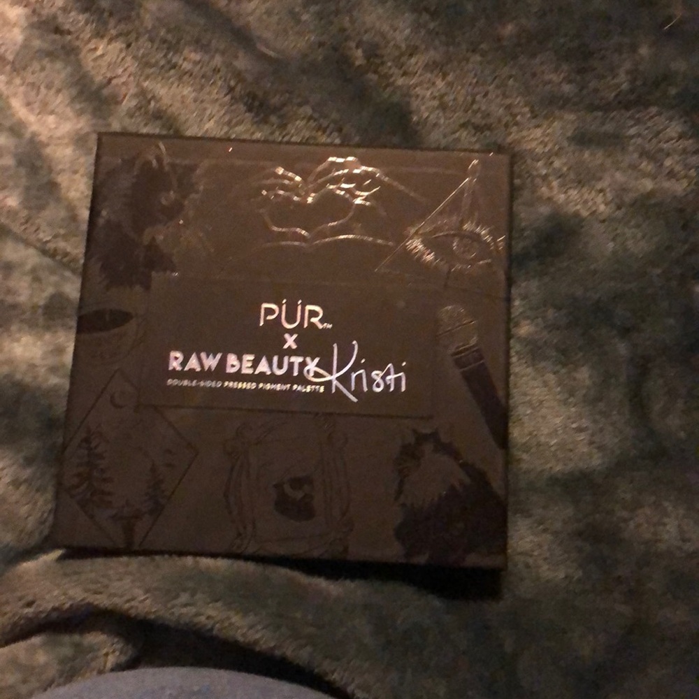 RawbeautyKristixPur eyeshadow palette